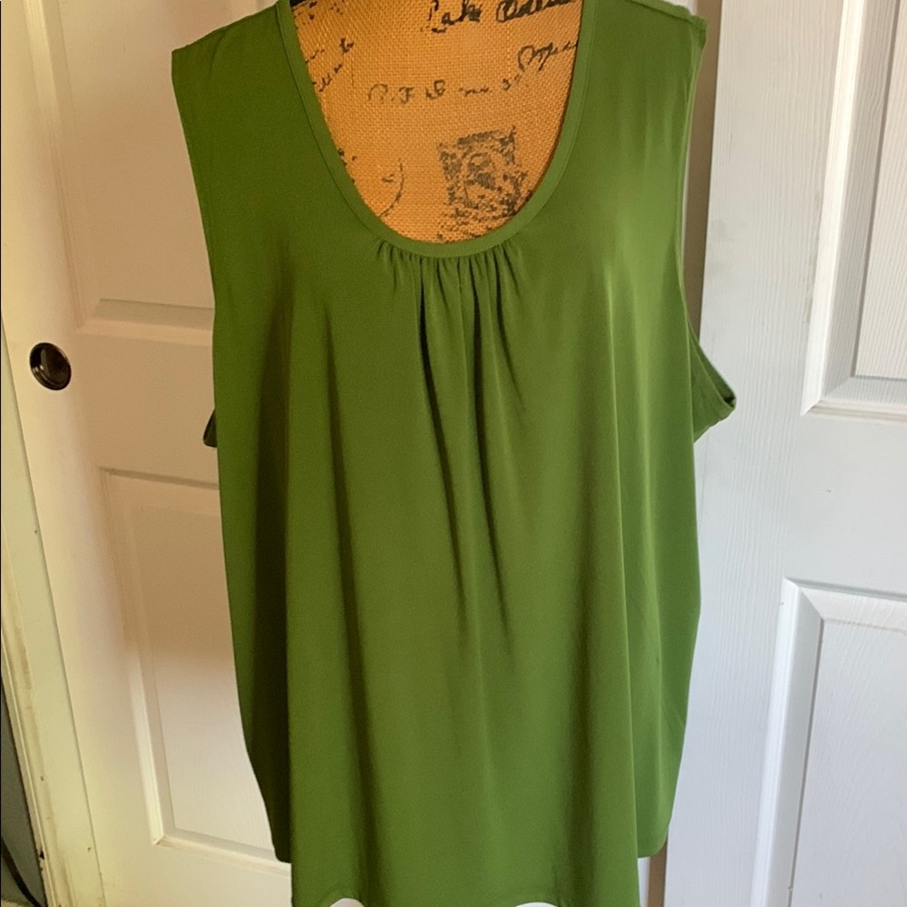 Susan Graver Green Relaxed Sleeveless Tank Top Brand new /never been use…